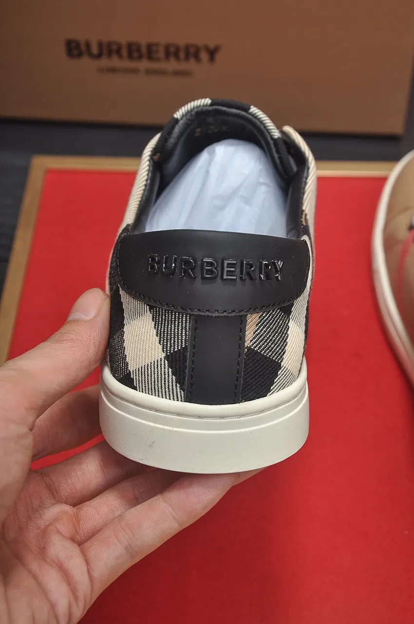 Men's shoes💰480💶[Burberry] (cowhide lining) classic low-top sneakers｜Imported cowhide with classic plaid fabric｜Cow leather lining｜Original outsole｜Fine workmanship and comfortable to wear Size: 38-44 (customized at 45)